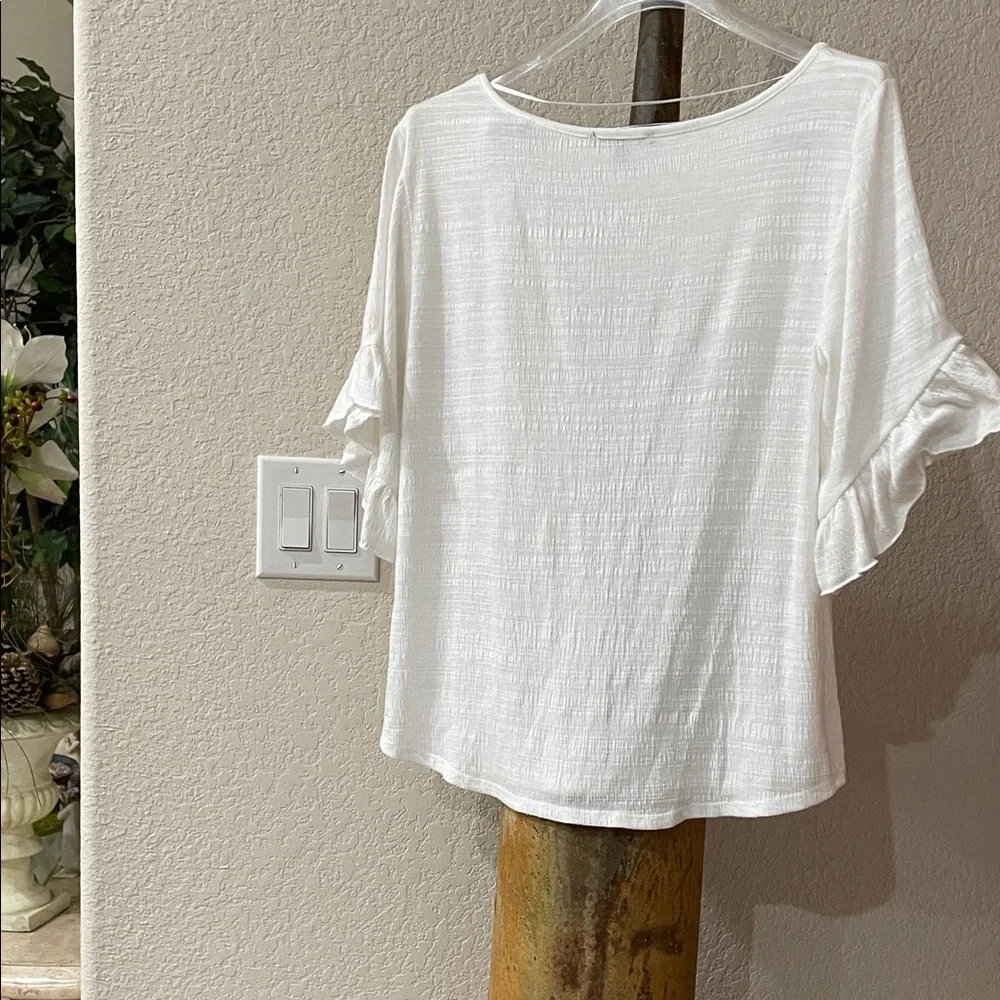 Cable & Gauge White Textured Blouse with Ruffle Sleeves ladies SZ M - Picture 7 of 9